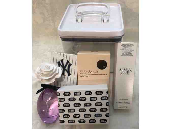 Carrying Case with five (5) bottles of perfume and - Photo 1