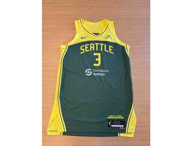 Game Worn Signed Nneka Ogwumike Jersey