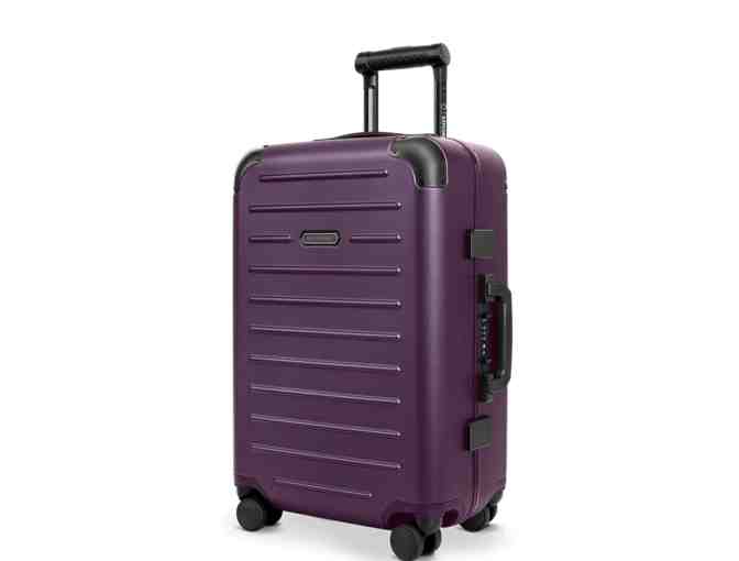 Solgaard Spinner Carry-On Closet Lite