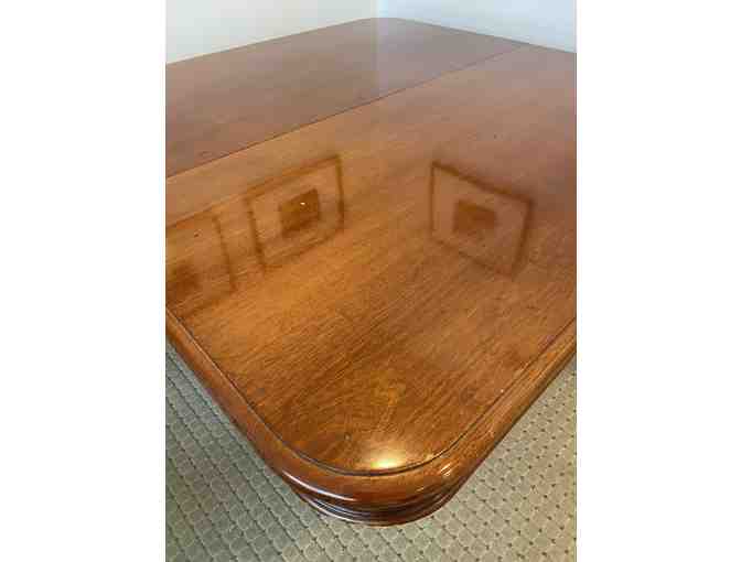19th Century English Dining Table with Leaves - Photo 3