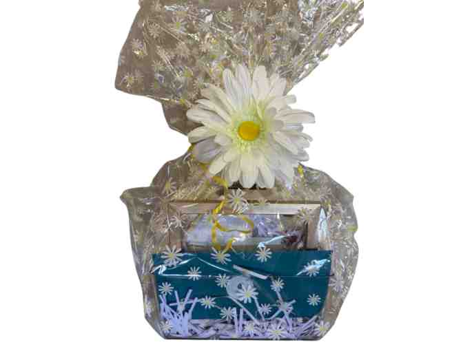 Hydrafacial and Dermaplaning