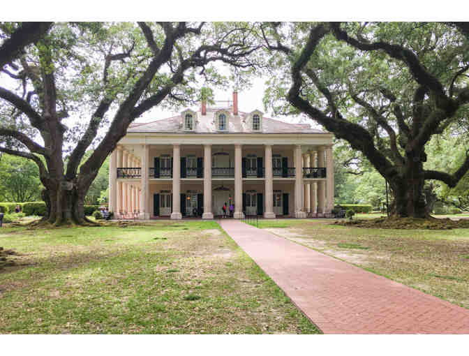 Beignets, Ghosts and Spirits, New Orleans>4 Days for two: Hotel + Airfare + Tours