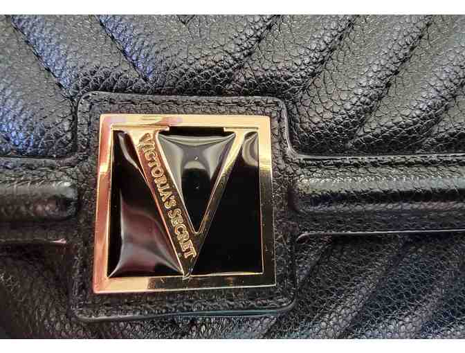 Victoria's Secret Pebbled V-Quilt Bond Street London Black Gold Chain Shoulder Bag
