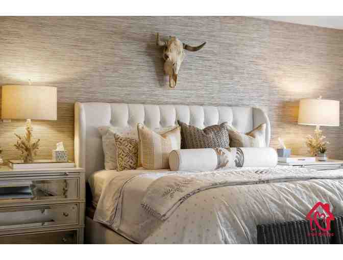 One Week in a Luxury Home in Albuquerque for up to 8 Guests