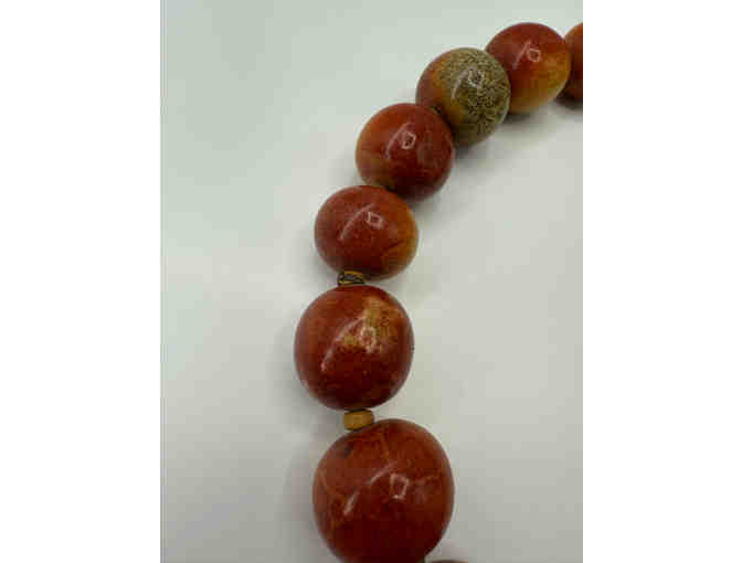 Vintage 'apple coral' bead necklace